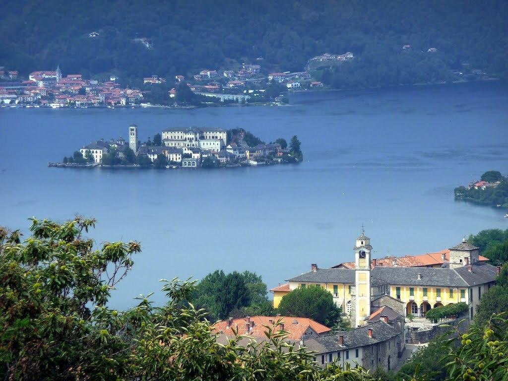 Centro Di Spiritualita Maria Candida Armeno Exterior foto