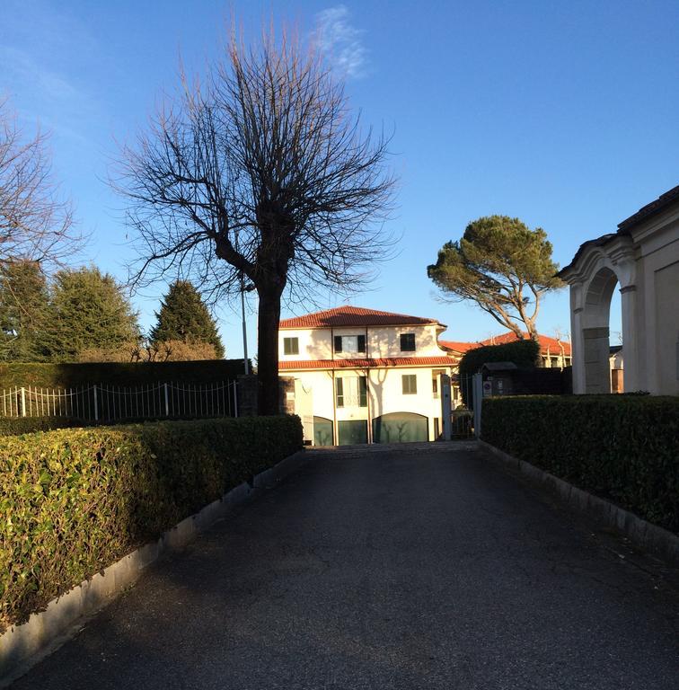 Centro Di Spiritualita Maria Candida Armeno Exterior foto