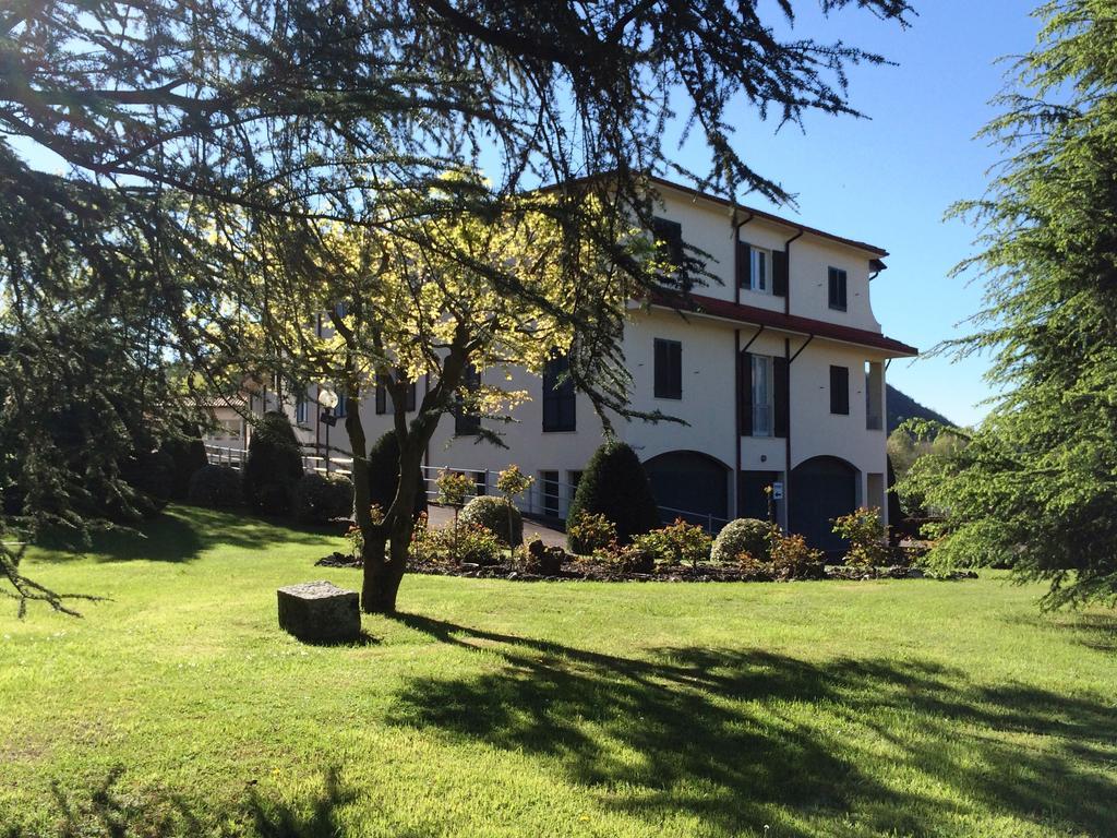 Centro Di Spiritualita Maria Candida Armeno Exterior foto